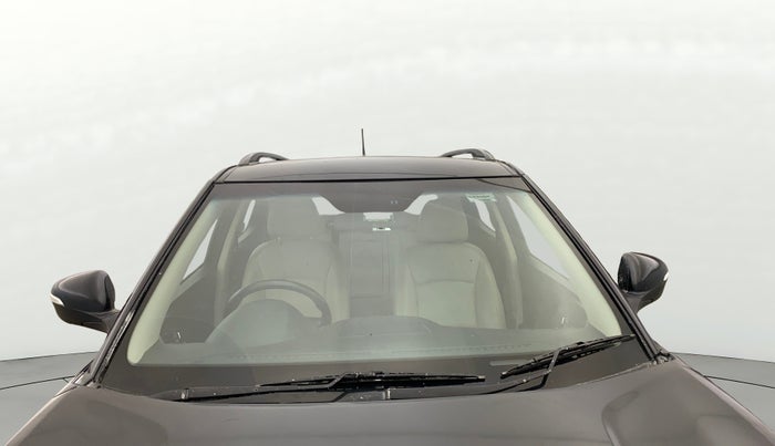 2020 Mahindra XUV300 W8 (O) 1.2 PETROL, Petrol, Manual, 1,04,286 km, Front Windshield