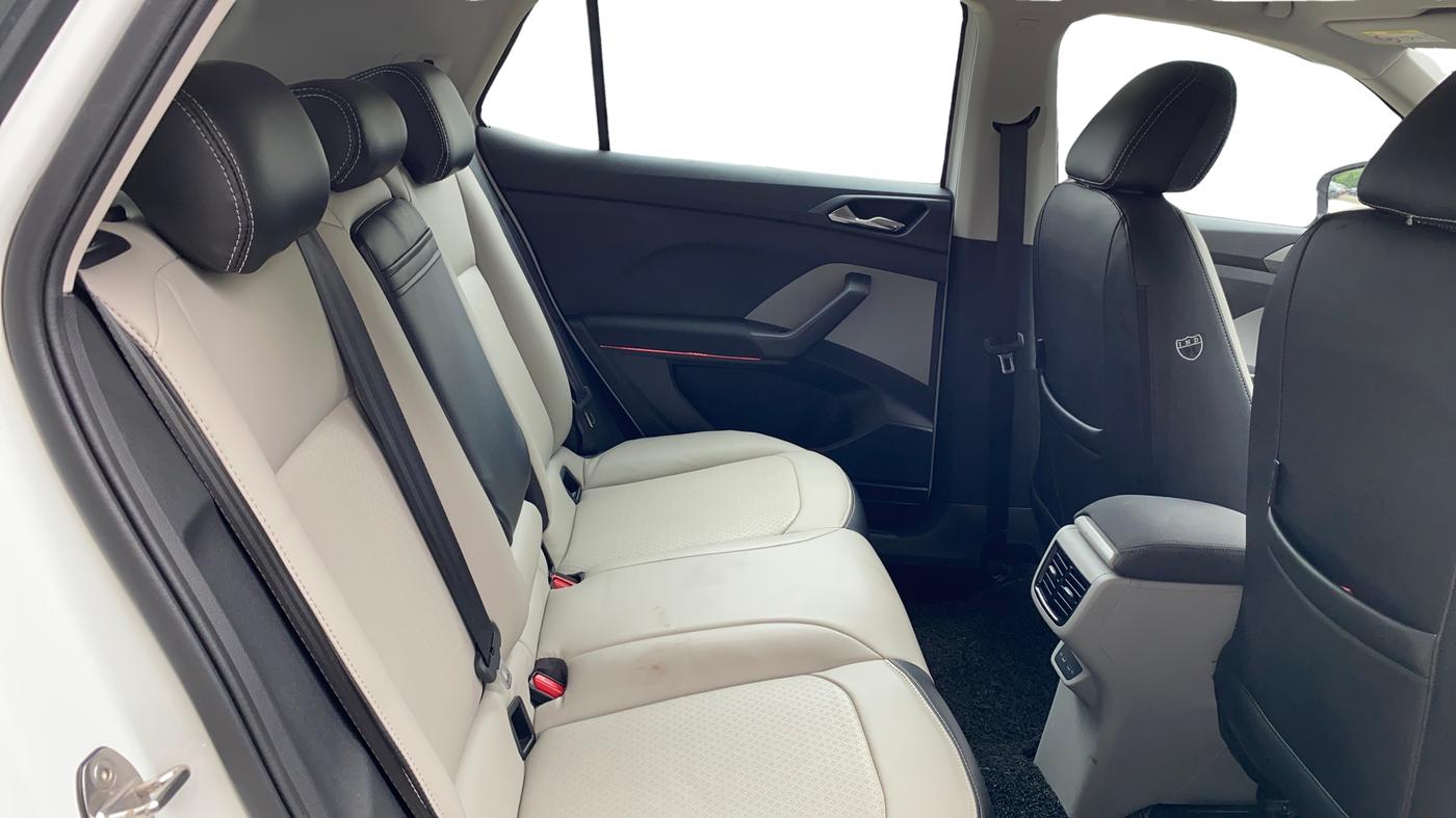 2023 Skoda KUSHAQ AMBITION 1.0L TSI AT, Petrol, Automatic, 25,209 km, Right Side Rear Door Cabin