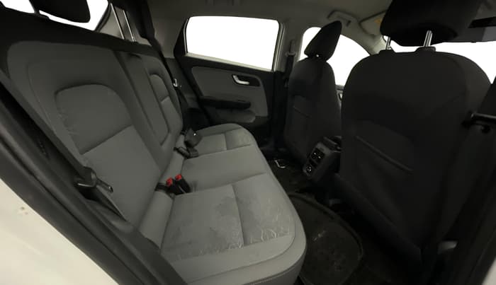 2021 Tata ALTROZ XZ DIESEL, Diesel, Manual, 54,963 km, Right Side Rear Door Cabin