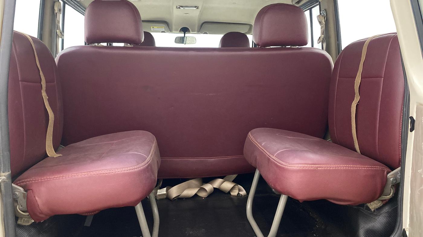 2022 Mahindra Bolero B6, Diesel, Manual, 1,21,565 km, Third Seat Row ( optional )