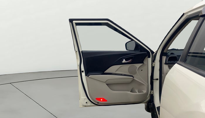 2019 Mahindra XUV300 W8 1.5 DIESEL, Diesel, Manual, 64,535 km, LHS Front Door