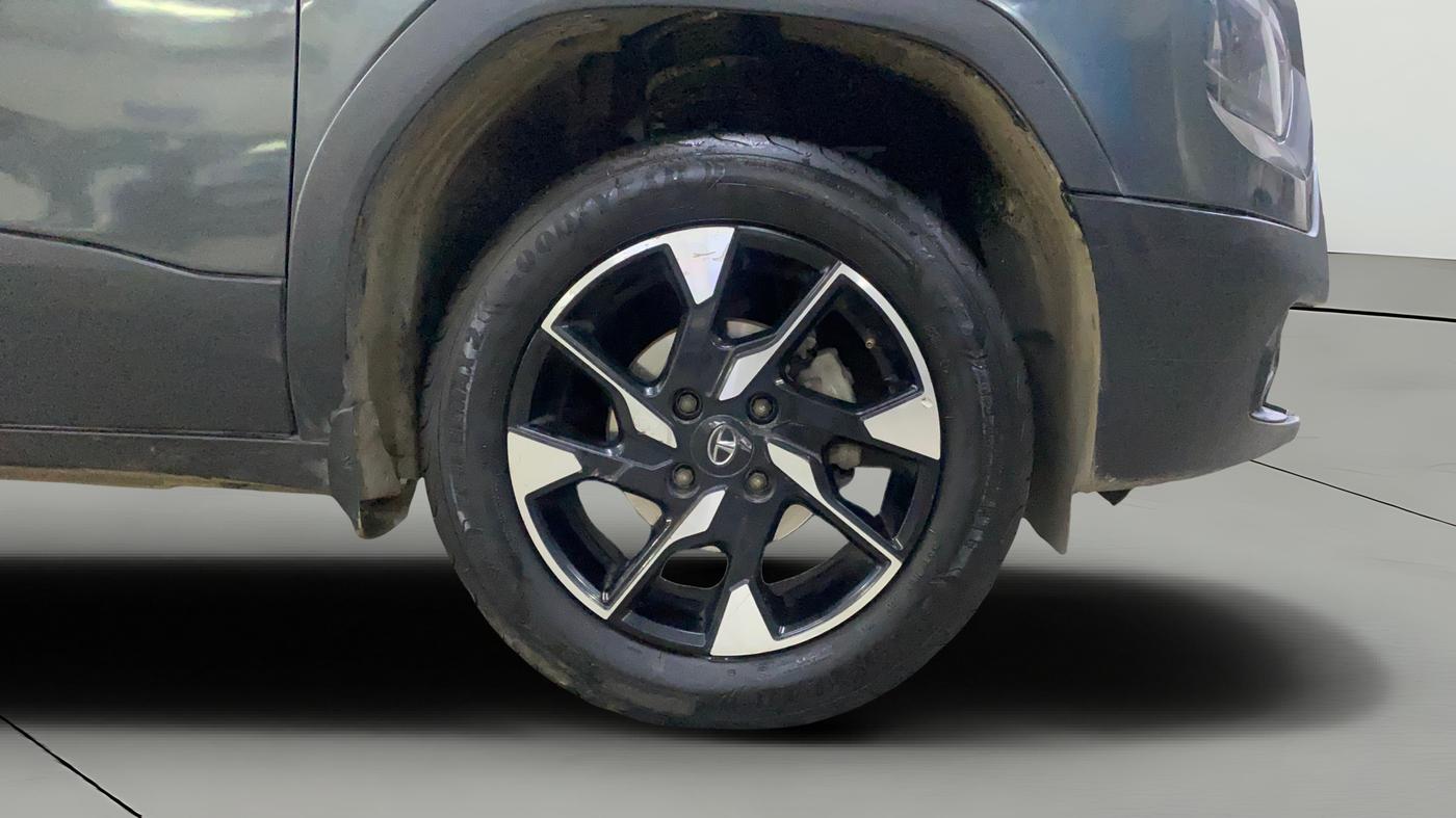 2023 Tata PUNCH ACCOMPLISHED DAZZLE SUNROOF CNG MT, CNG, Manual, 92,545 km, Right Front Wheel