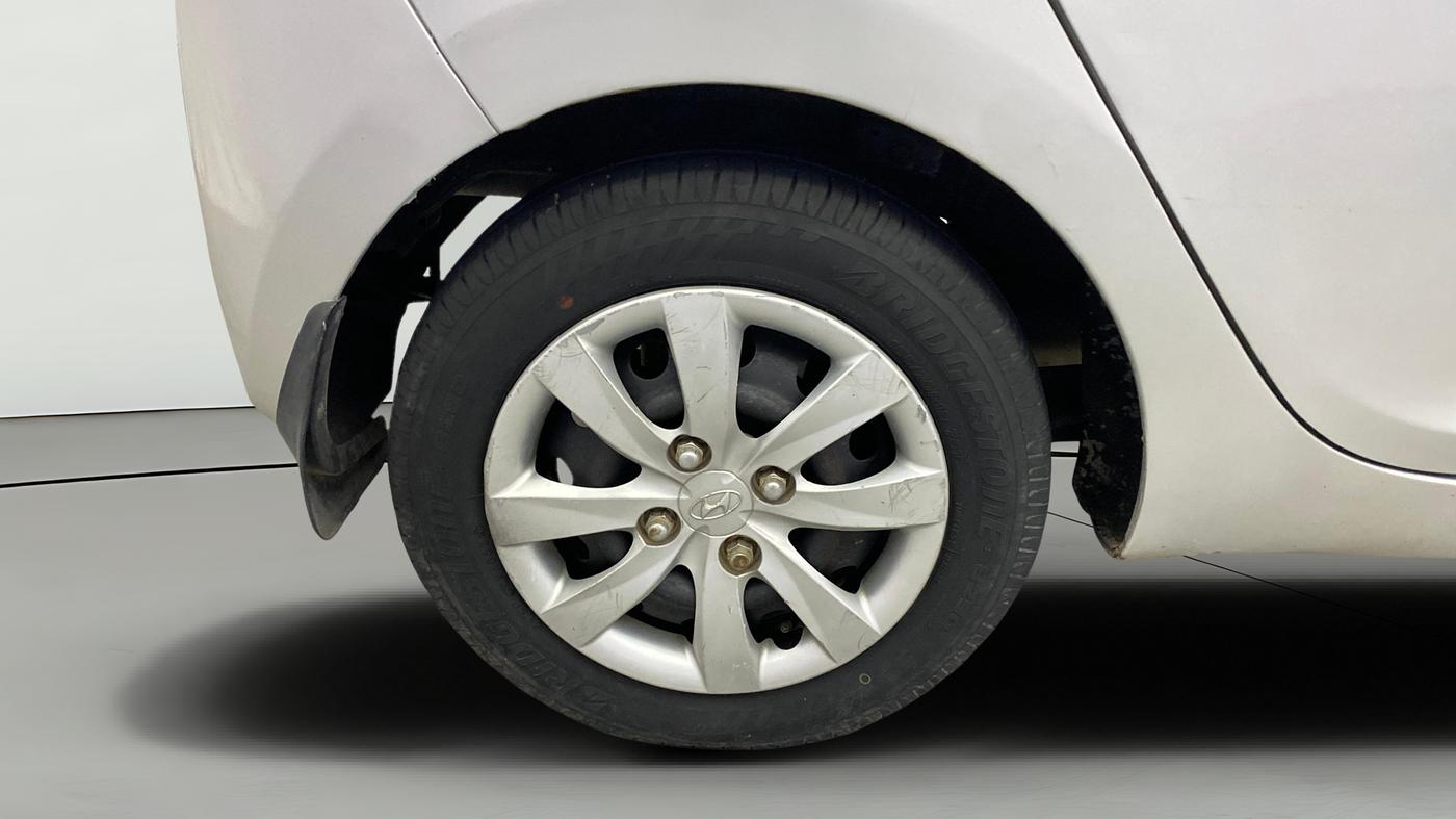 2013 Hyundai Eon MAGNA +, Petrol, Manual, 67,991 km, Right Rear Wheel