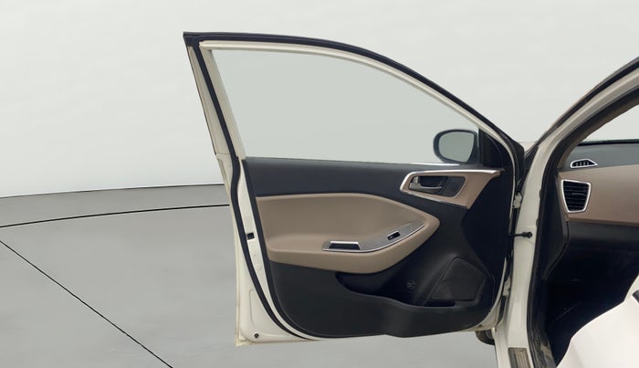 2017 Hyundai Elite i20 MAGNA 1.4 AT, Petrol, Automatic, 33,734 km, LHS Front Door