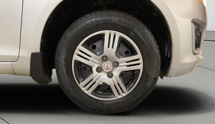 2017 Maruti Swift VXI, Petrol, Manual, 50,881 km, Right Front Wheel