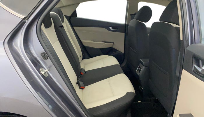 2018 Hyundai Verna 1.6 EX VTVT AT, Petrol, Automatic, 34,558 km, Right Side Rear Door Cabin