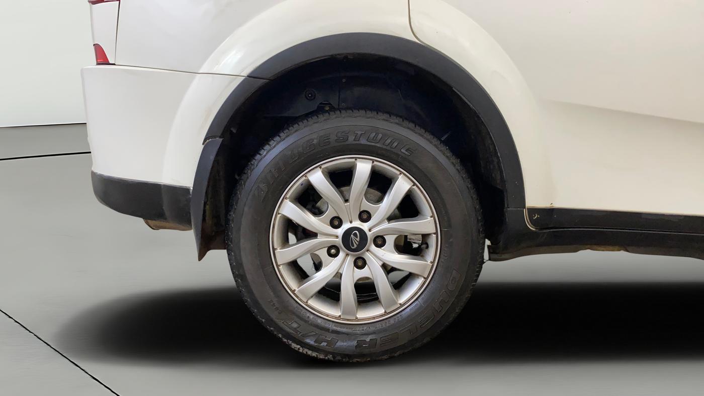 2021 Mahindra XUV500 W7, Diesel, Manual, 93,552 km, Right Rear Wheel