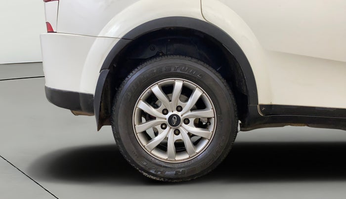 2021 Mahindra XUV500 W7, Diesel, Manual, 93,592 km, Right Rear Wheel