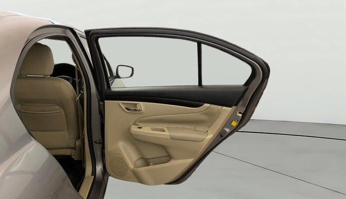 2015 Maruti Ciaz ZXI+, CNG, Manual, 78,804 km, RHS Rear Door