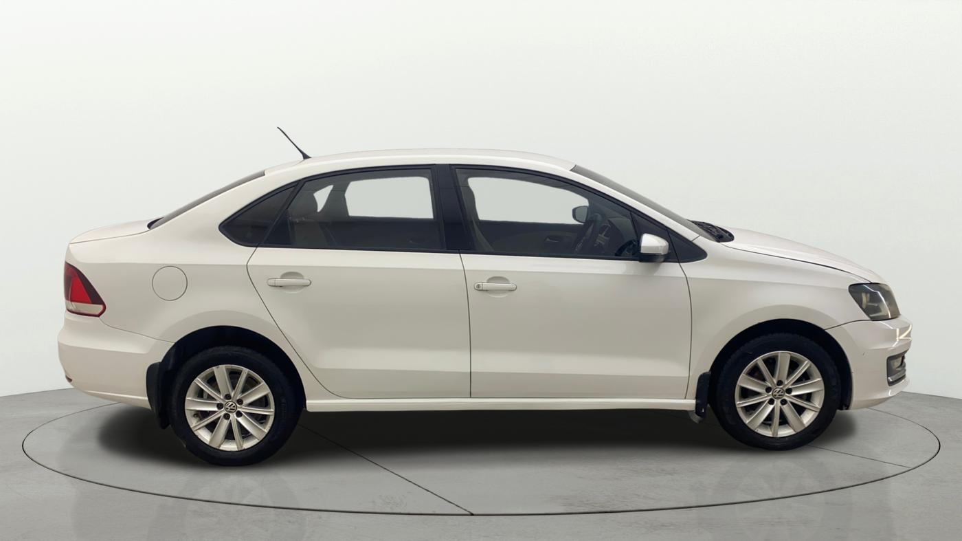 2016 Volkswagen Vento HIGHLINE DIESEL 1.5, Diesel, Manual, 1,19,043 km, Right Side View