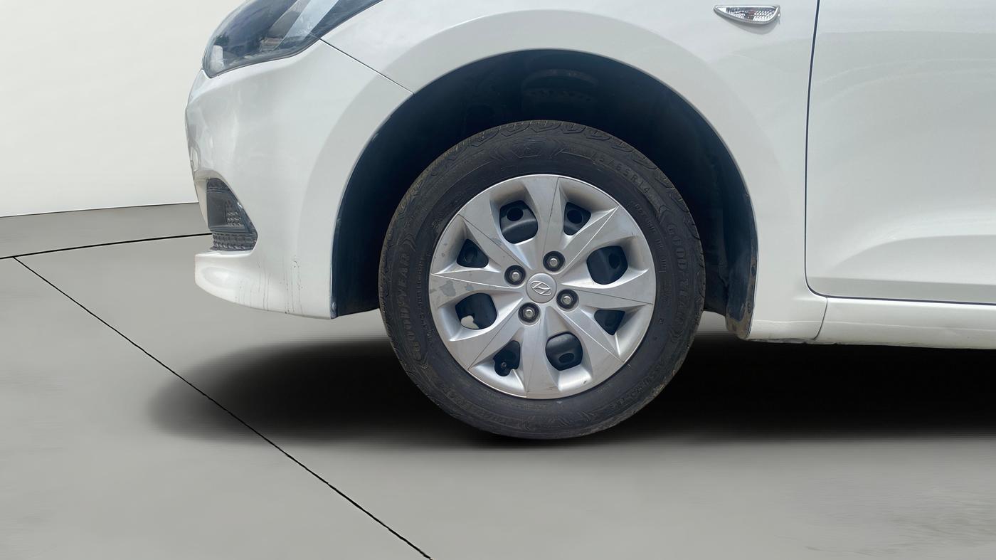 2015 Hyundai Elite i20 MAGNA 1.2, Petrol, Manual, 33,459 km, Left Front Wheel