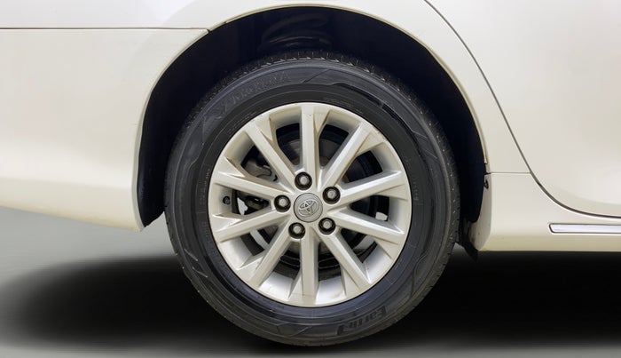2014 Toyota Camry 2.5L AT, Petrol, Automatic, 30,555 km, Right Rear Wheel