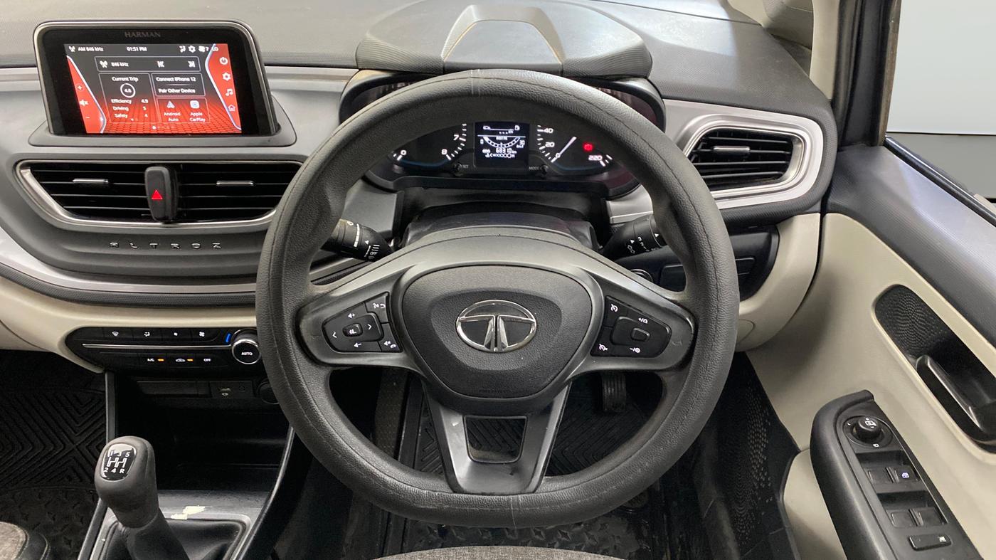 2022 Tata ALTROZ XT DIESEL, Diesel, Manual, 68,309 km, Steering Wheel Close Up