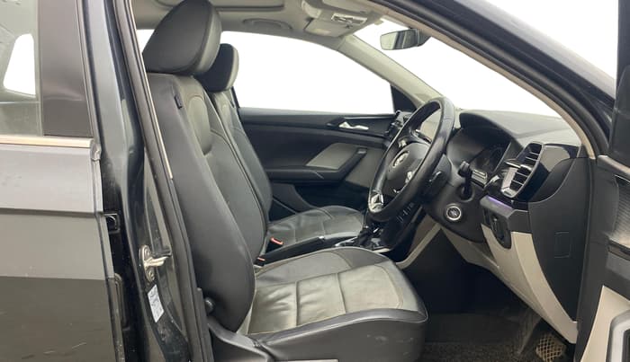 2021 Skoda KUSHAQ STYLE 1.0L TSI AT (6 AIRBAGS), Petrol, Automatic, 59,630 km, Right Side Front Door Cabin