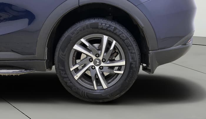 2023 Mahindra XUV700 AX 5 P AT 5 STR, Petrol, Automatic, 13,423 km, Left Rear Wheel