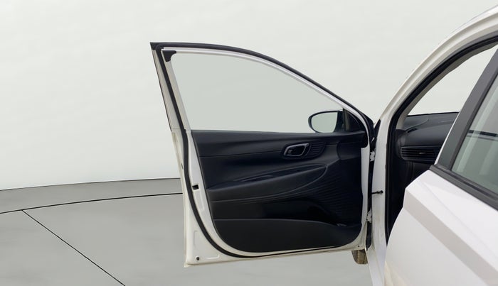 2023 Hyundai NEW I20 MAGNA 1.2 MT, Petrol, Manual, 12,754 km, LHS Front Door