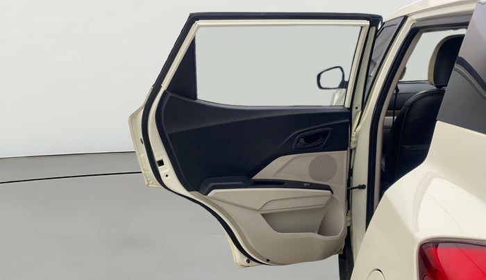 2021 Mahindra XUV300 W6 1.2 PETROL AMT, Petrol, Automatic, 81,586 km, LHS Rear Door
