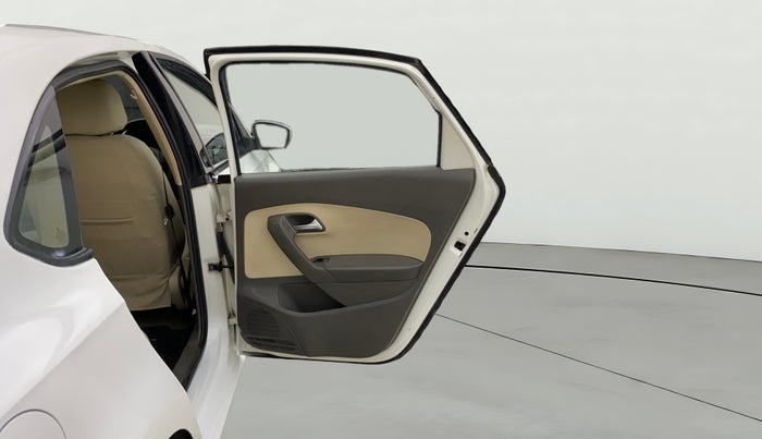 2014 Volkswagen Vento HIGHLINE DIESEL 1.6, Diesel, Manual, 80,229 km, RHS Rear Door