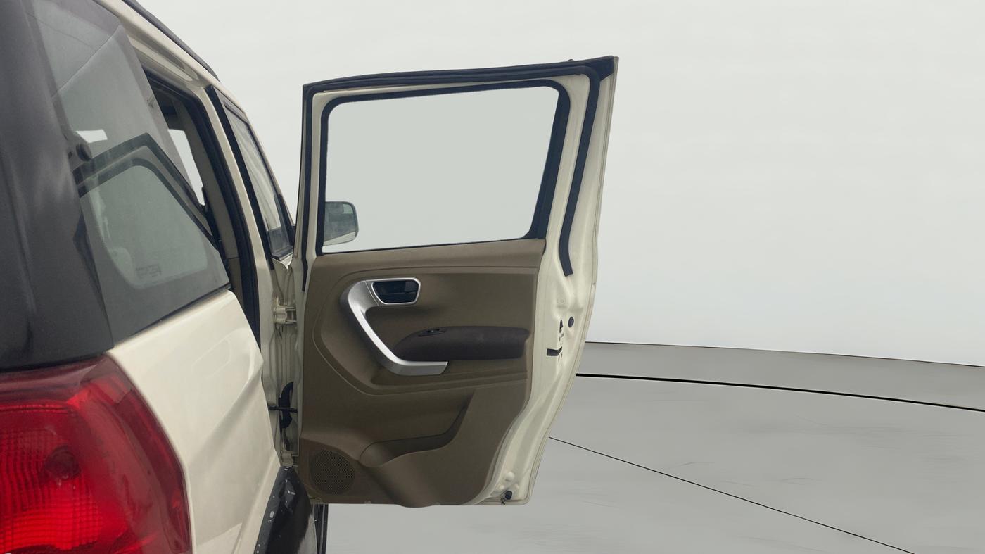 2015 Mahindra TUV300 T8, Diesel, Manual, 61,827 km, RHS Rear Door