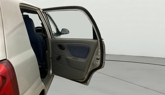 2014 Maruti Alto K10 VXI, Petrol, Manual, 1,00,475 km, RHS Rear Door