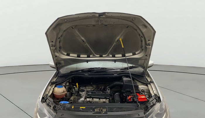 2016 Volkswagen Polo COMFORTLINE 1.2L, Petrol, Manual, 61,596 km, Open Bonet