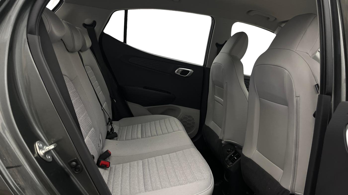 2025 Hyundai GRAND I10 NIOS ASTA AMT 1.2 KAPPA VTVT, Petrol, Automatic, 5,440 km, Right Side Rear Door Cabin