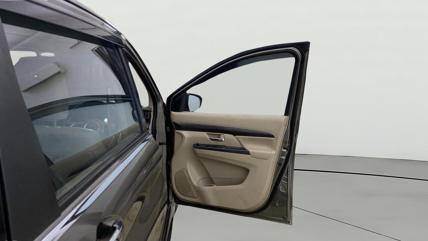 2022 Maruti Ertiga ZXI AT SHVS, Petrol, Automatic, 1,18,292 km, RHS Front Door