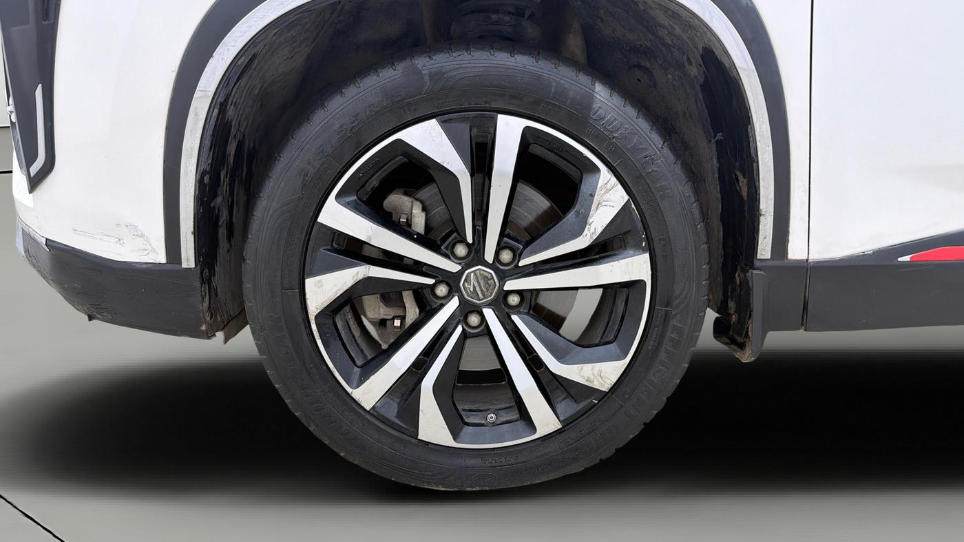 2023 MG HECTOR SHARP PRO 1.5 PETROL TURBO CVT PETROL, Petrol, Automatic, 34,830 km, Left Front Wheel