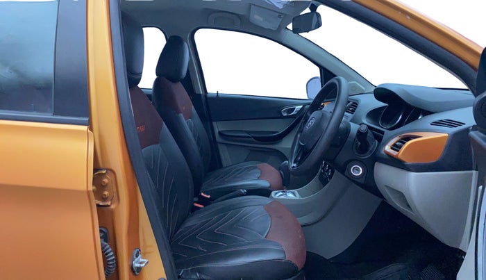 2018 Tata Tiago XZA PETROL, Petrol, Automatic, 66,608 km, Right Side Front Door Cabin