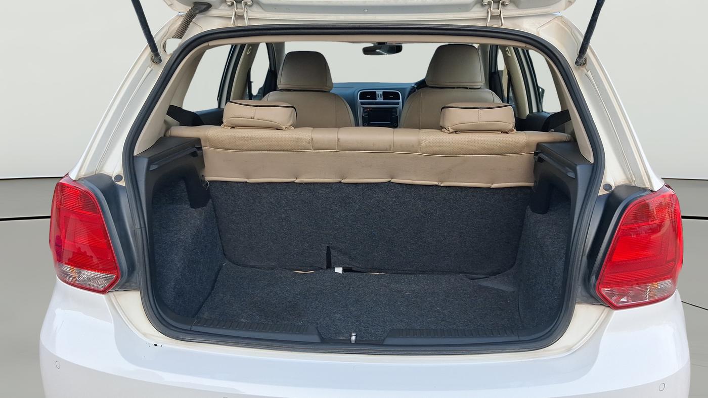 2016 Volkswagen Polo HIGHLINE1.2L, Petrol, Manual, 1,07,443 km, Boot Open Zoomed View
