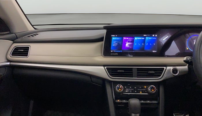 2022 Mahindra XUV700 AX 7 LUXURY P AT 7 STR, Petrol, Automatic, 13,673 km, Air Conditioner