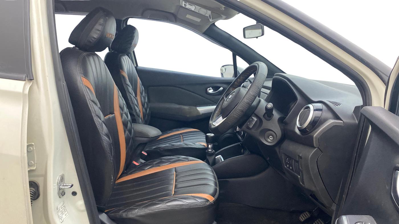 2021 Nissan Kicks XV 1.5, Petrol, Manual, 70,784 km, Right Side Front Door Cabin