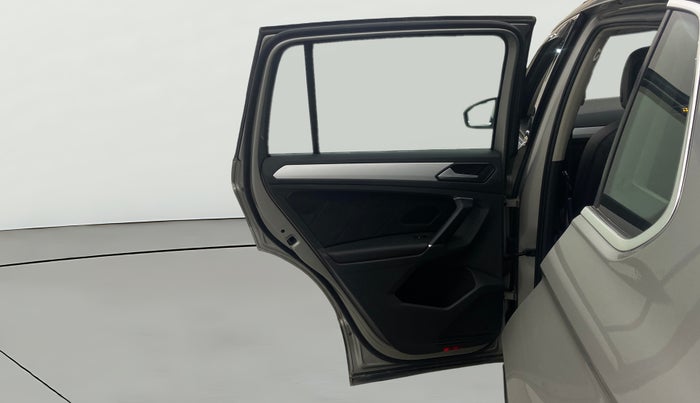 2017 Volkswagen TIGUAN COMFORTLINE TDI AT, Diesel, Automatic, 97,789 km, LHS Rear Door