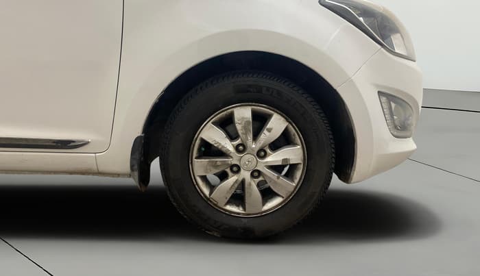 2013 Hyundai i20 ASTA 1.2, Petrol, Manual, 1,00,859 km, Right Front Wheel