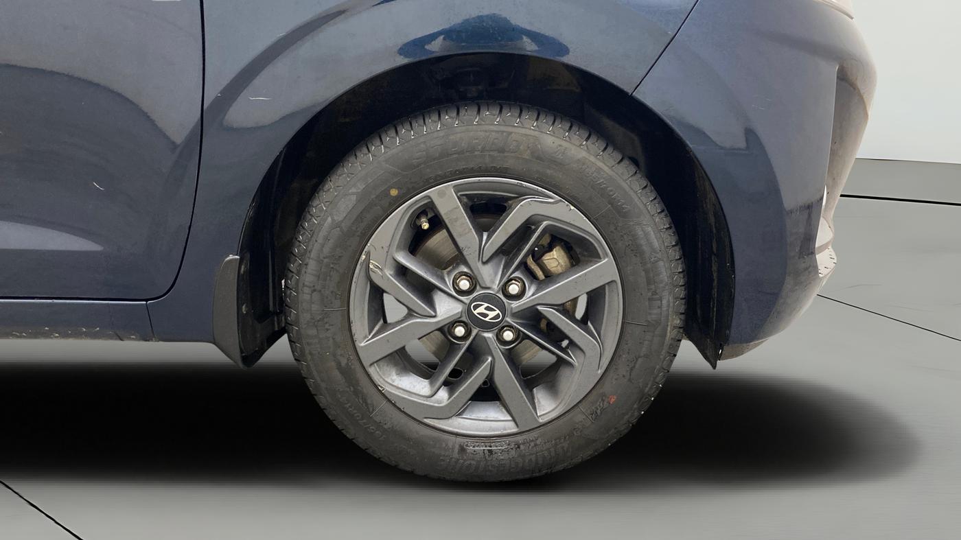 2021 Hyundai GRAND I10 NIOS SPORTZ U2 AMT 1.2 CRDI, Diesel, Automatic, 1,00,420 km, Right Front Wheel