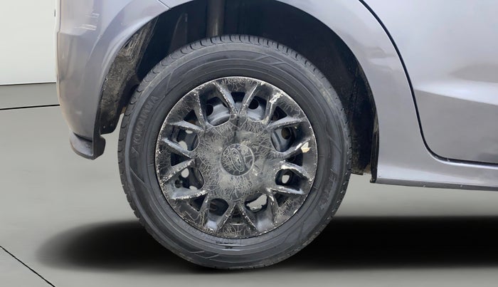 2017 Ford New Figo TREND 1.2 PETROL, Petrol, Manual, 1,00,922 km, Right Rear Wheel