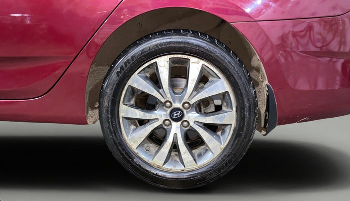 2014 Hyundai Verna FLUIDIC 1.6 VTVT SX, Petrol, Manual, 82,833 km, Left Rear Wheel