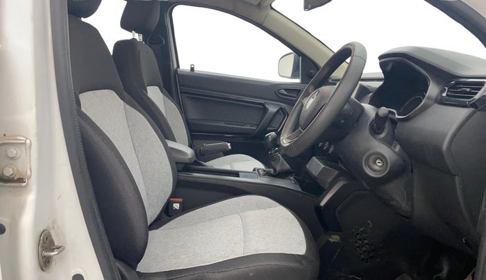 2022 Renault Kiger RXE MT, Petrol, Manual, 39,361 km, Right Side Front Door Cabin