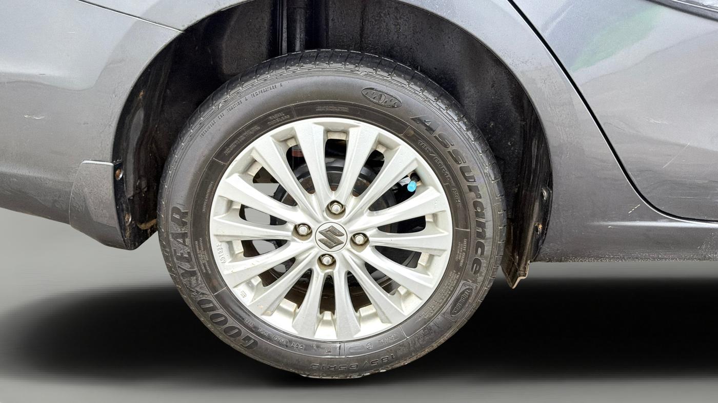 2023 Maruti Ciaz ZETA 1.5 SHVS MT PETROL, Petrol, Manual, 41,406 km, Right Rear Wheel