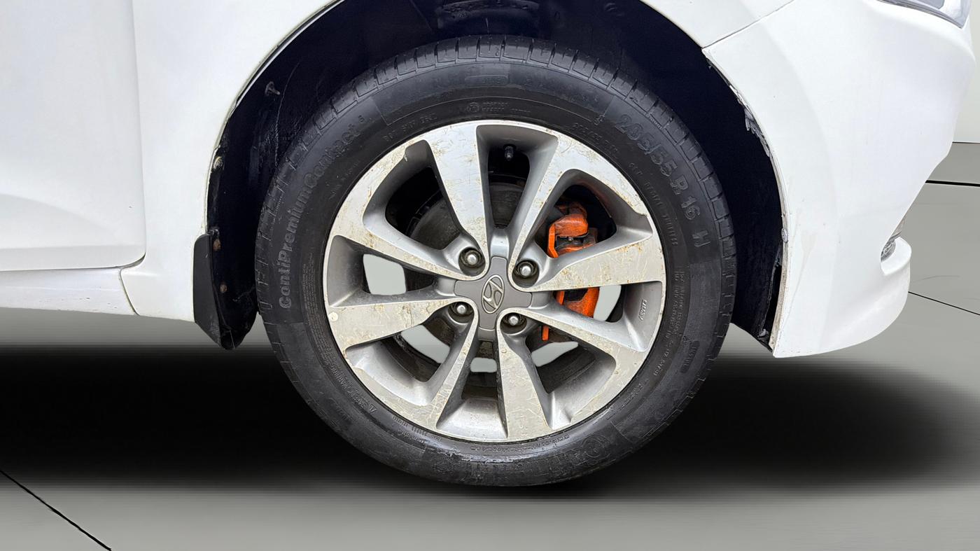 2017 Hyundai Elite i20 ASTA 1.2 DUAL TONE, Petrol, Manual, 72,097 km, Right Front Wheel