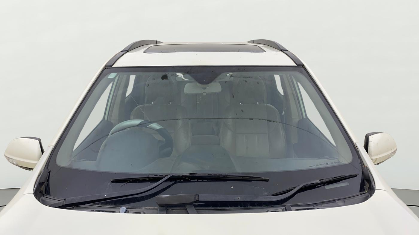 2016 Mahindra XUV500 W10 AT, Diesel, Automatic, 1,22,669 km, Front Windshield