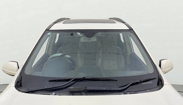 2016 Mahindra XUV500 W10 AT, Diesel, Automatic, 1,22,657 km, Front Windshield