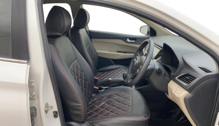 2019 Hyundai Verna 1.6 VTVT SX, Petrol, Manual, 39,066 km, Right Side Front Door Cabin