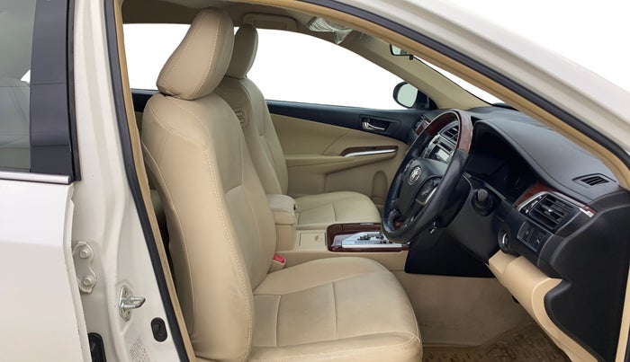 2014 Toyota Camry 2.5L AT, Petrol, Automatic, 30,555 km, Right Side Front Door Cabin