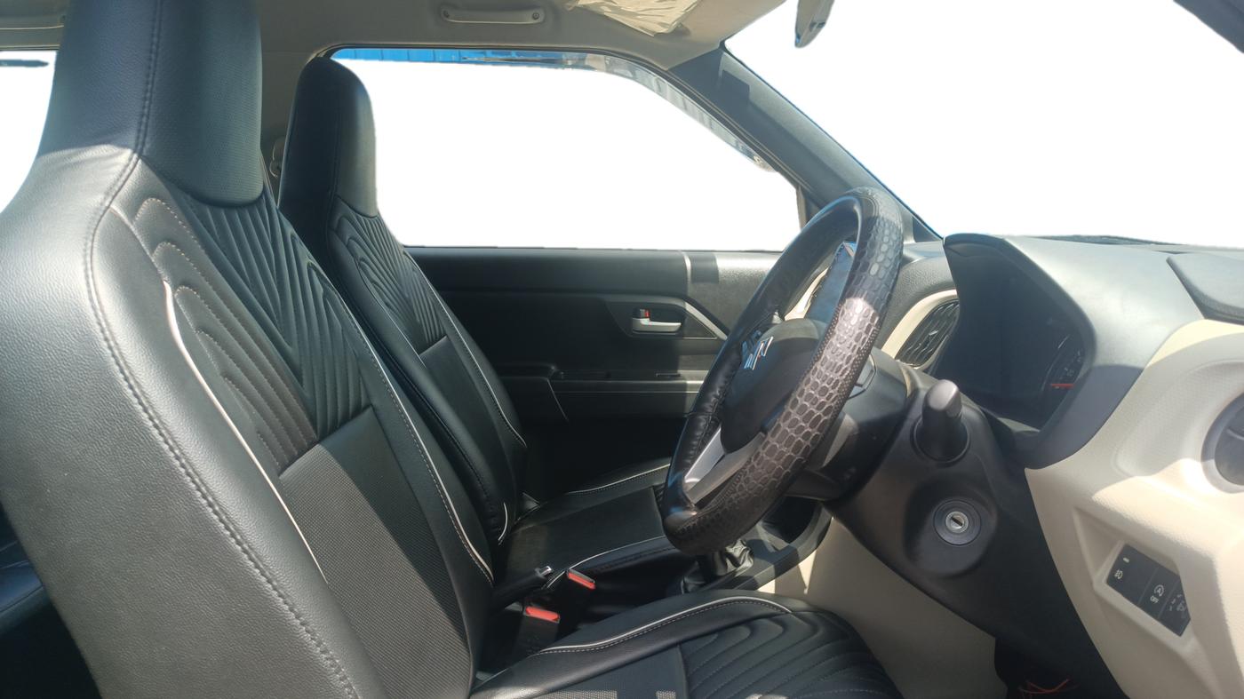 2022 Maruti New Wagon-R ZXI 1.2, Petrol, Manual, 15,350 km, Right Side Front Door Cabin