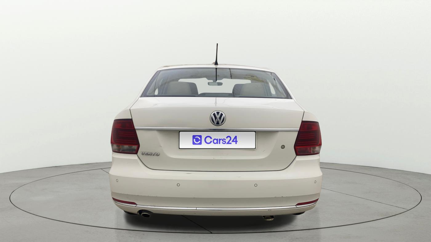 2016 Volkswagen Vento HIGHLINE 1.6 MPI, Petrol, Manual, 29,541 km, Back/Rear