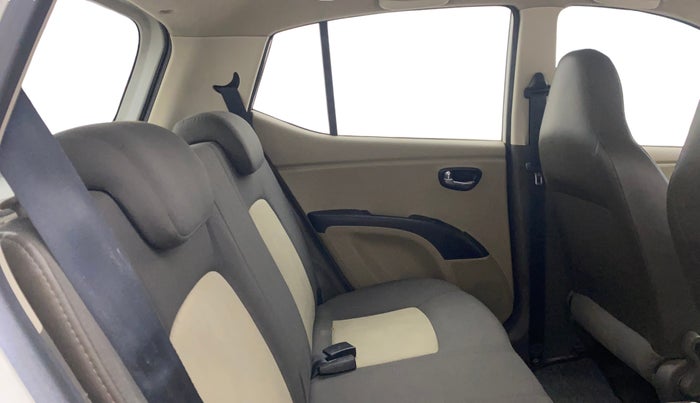 2013 Hyundai i10 SPORTZ 1.2, Petrol, Manual, 68,100 km, Right Side Rear Door Cabin