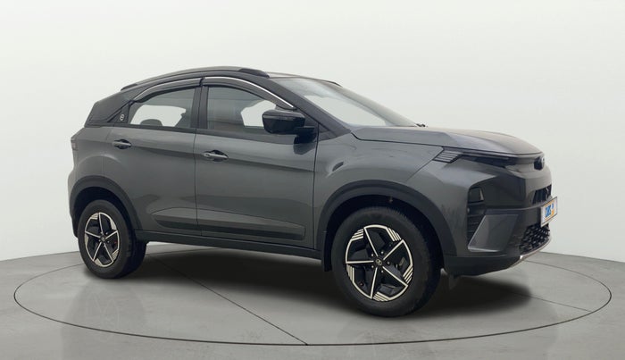 2024 Tata NEXON FEARLESS + SUNROOF DCA DUAL TONE 1.2 PETROL, Petrol, Automatic, 29,422 km, Right Front Diagonal