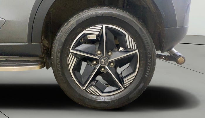 2023 Tata NEXON FEARLESS 1.2 REVOTRON 6 MT DT, Petrol, Manual, 25,308 km, Left Rear Wheel