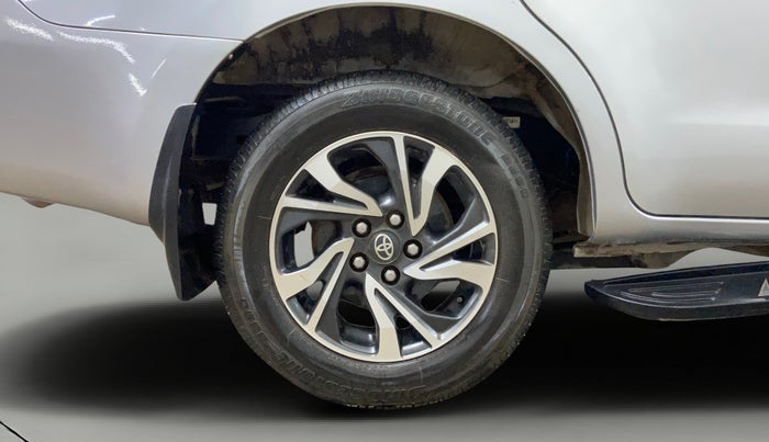 2021 Toyota Innova Crysta 2.7 GX AT 7 STR, Petrol, Automatic, 43,831 km, Right Rear Wheel